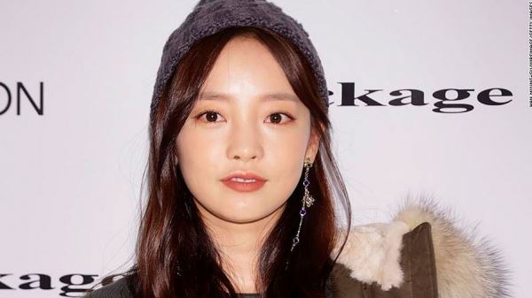 Погибшая корейская поп-звезда близко дружила с другой скончавшейся кей-поп-иконой