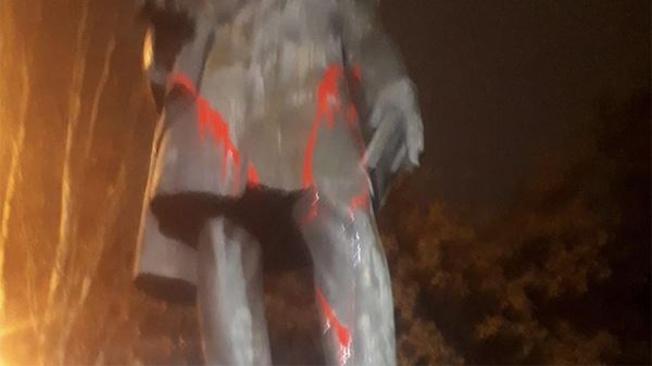  Памятник Александру Грибоедову в Ереване облили краской 