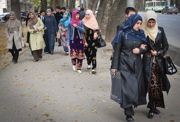 <br />
Среднеазиатские студенты мечтают учиться за границей. Но вынуждены возвращаться домой<br />
