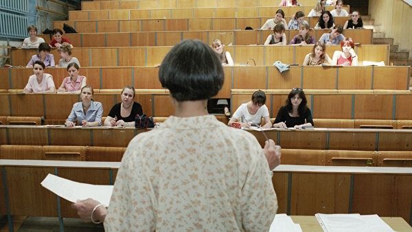 <br />
В Госдуму внесли законопроект о психиатрическом освидетельствовании преподавателей<br />
